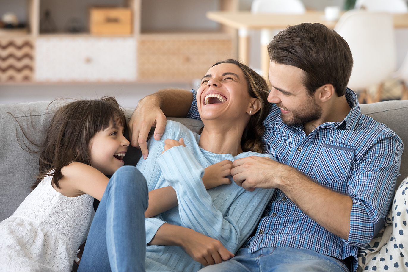 Cheerful,People,Sitting,On,Couch,In,Living,Room,Have,Fun Client testimonial
